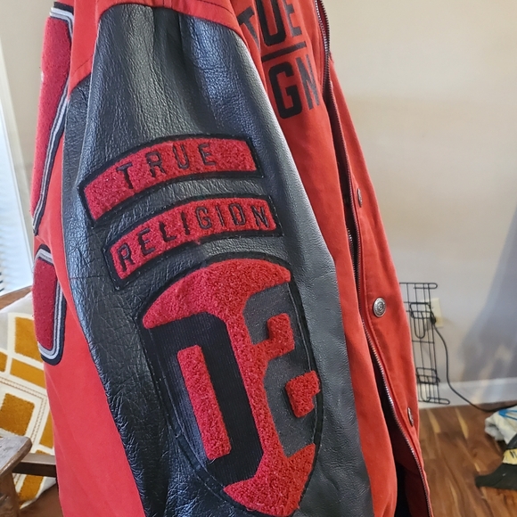 Gently used True religion jacket. Size 3xl - Picture 4 of 8